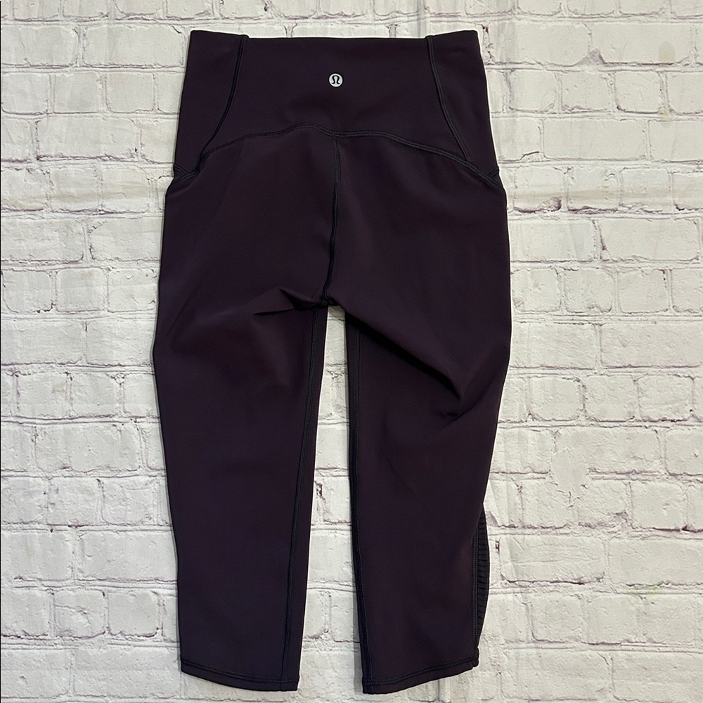 Lululemon Lean In Capri Leggings 17” Boysenberry Purple Workout Yoga 4 Small - Picture 9 of 10